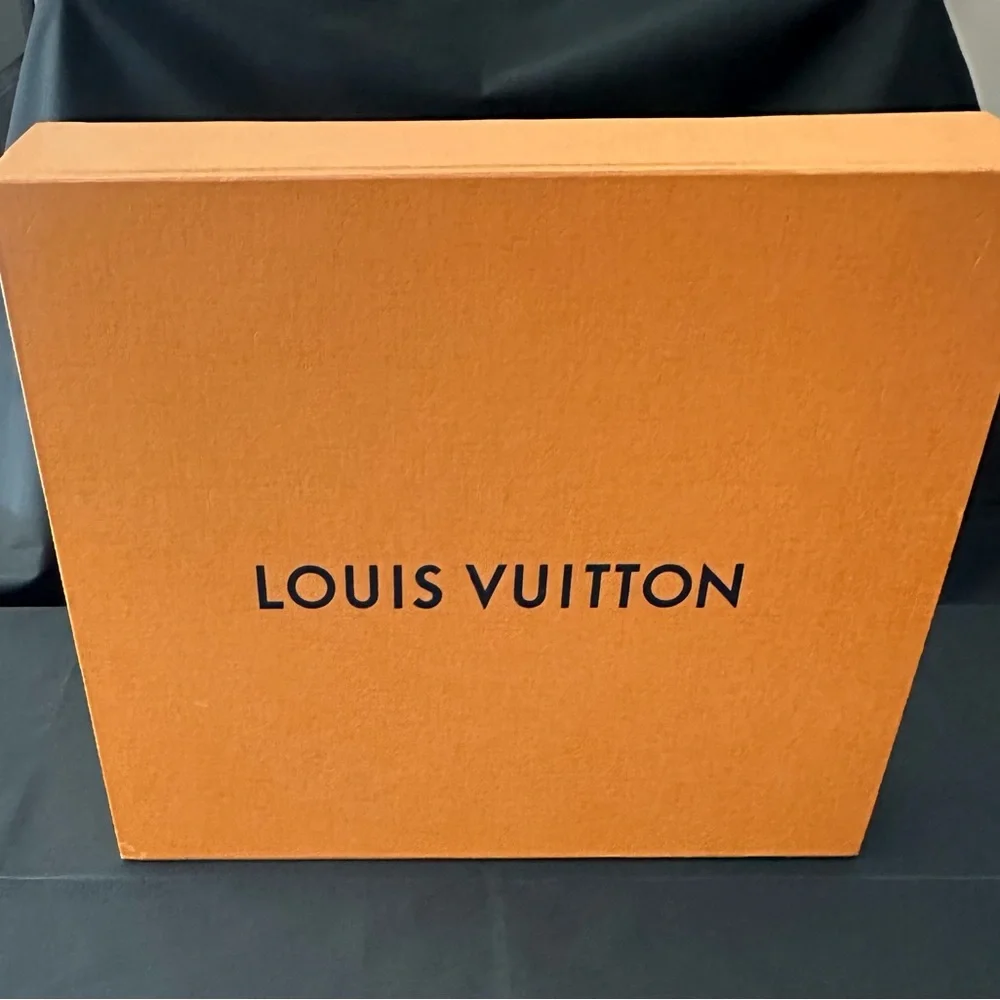 Louis Vuitton, Clean Box